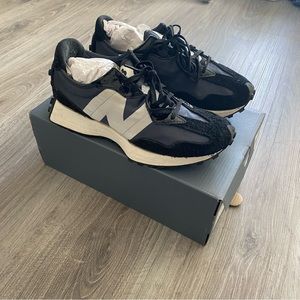 Black/ White New Balance  327 8.5
